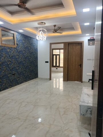 Room in 2 BHK Apartment at CRC Sublimis, Sector 1 Greater Noida – for Rent