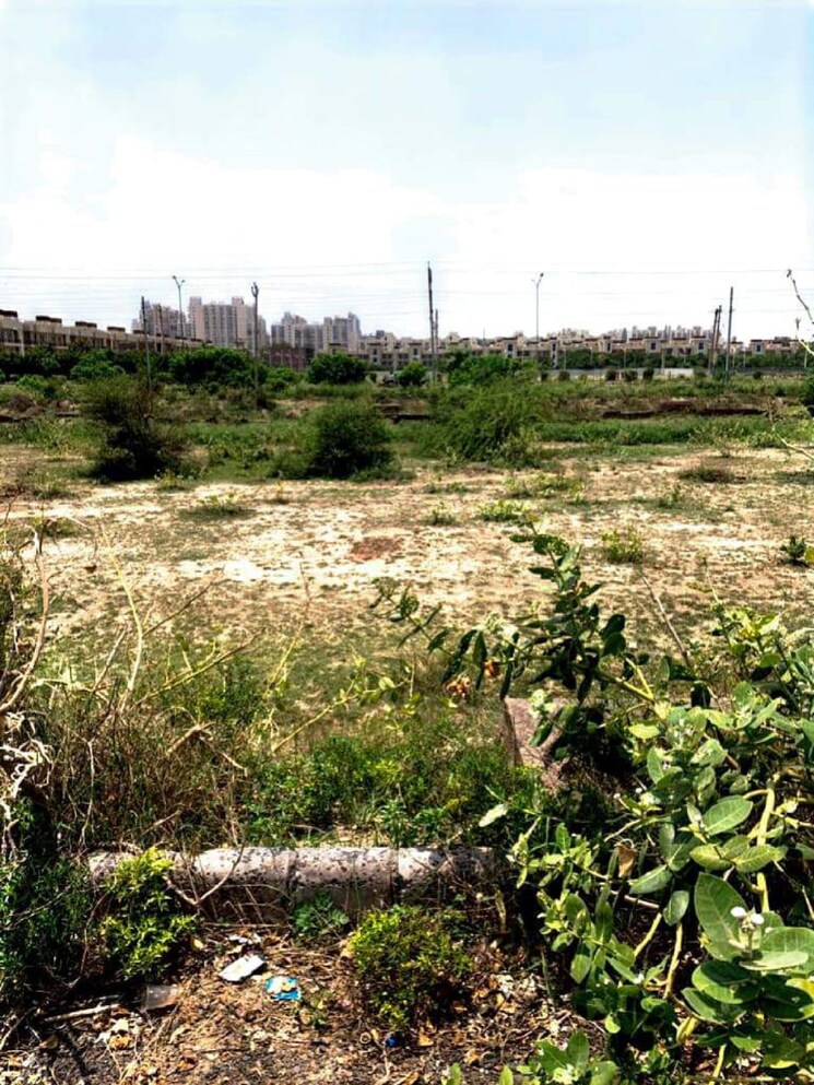 undefined, sector 78  204 Sq.Yd. Plot In Sector 78 Faridabad 9305798