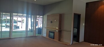 Room in 4 BHK Apartment at Cuffe Parade – for Sale