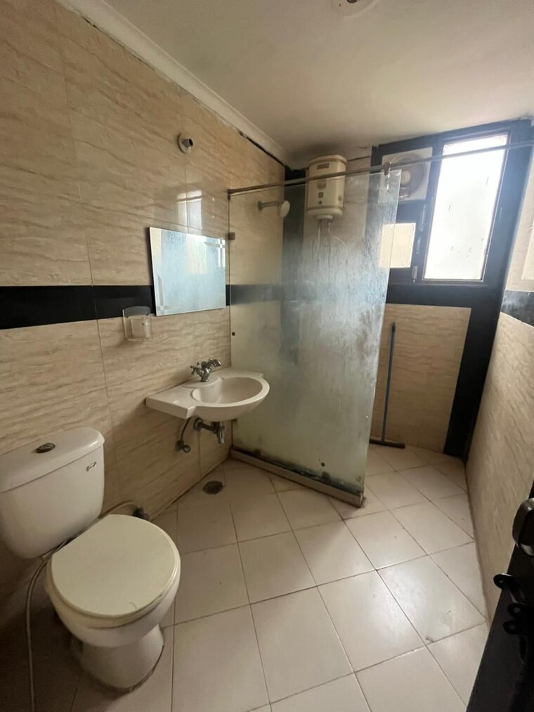 Bathroom, pir machalla 3 Bedroom 1650 Sq.Ft. Apartment In Pir Machalla Zirakpur 9305819