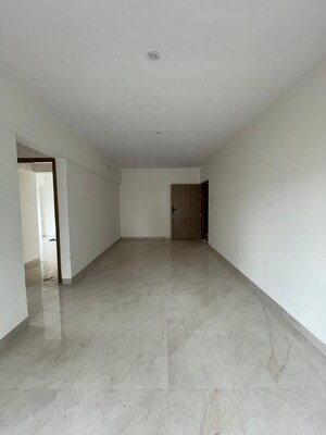 Room in 1 BHK Apartment at Kaveri Tower Andheri West, Andheri West – for Rent