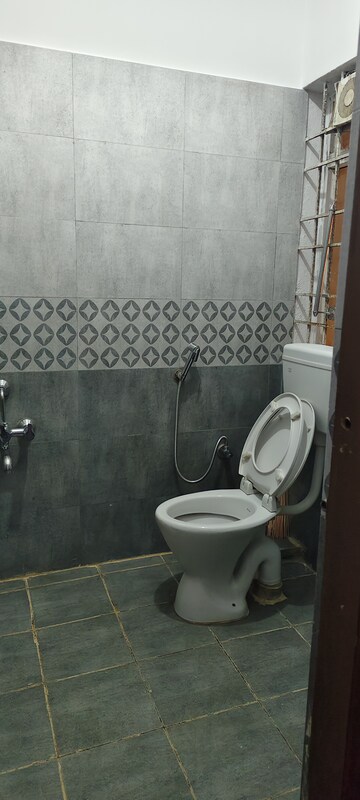 Bathroom in 2 BHK Builder Floor at Halasuru – for Rent