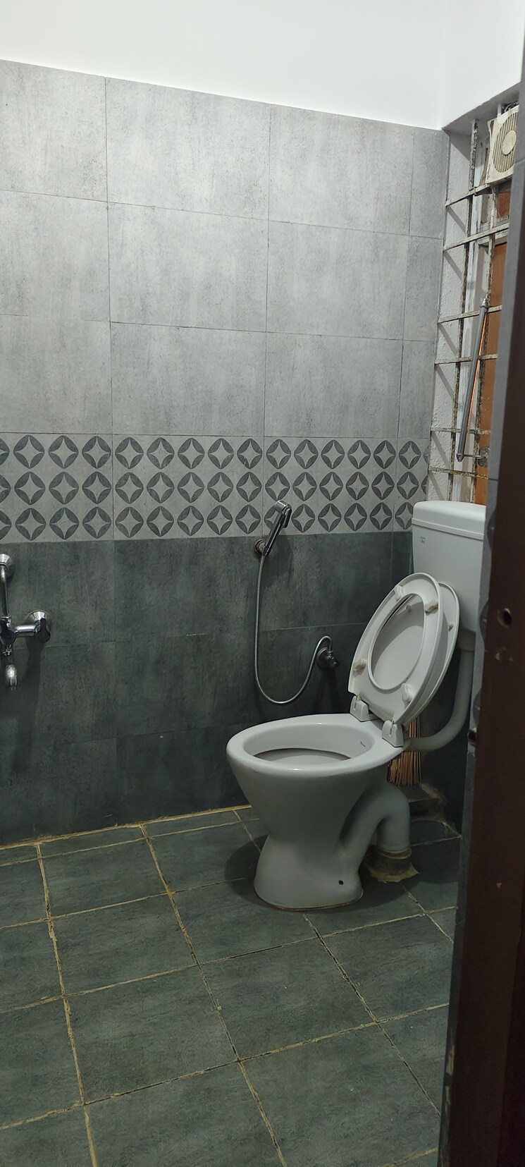 Bathroom, halasuru 2 Bedroom 800 Sq.Ft. Builder Floor In Halasuru Bangalore 9305845