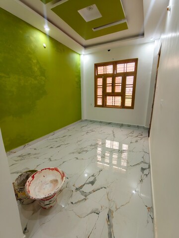 Room in 2 BHK Independent House at Jankipuram Extension – for Rent