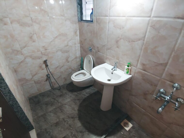 Bathroom, alcon-renaissant 2 Bedroom 1050 Sq.Ft. Apartment In Kharadi Pune 9305870