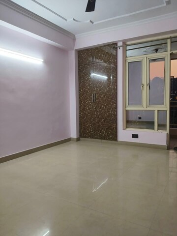 Room in 2 BHK Apartment at Supertech Ecovillage iv, Sector 16b Greater Noida – for Rent