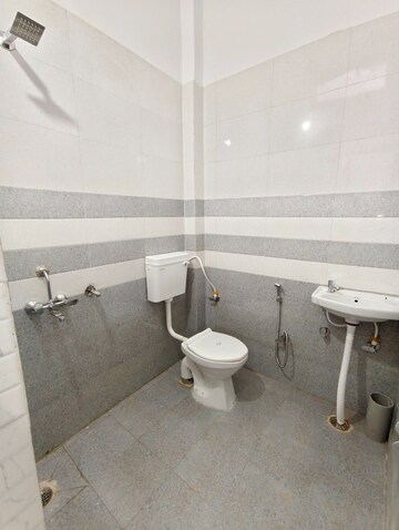 Bathroom in 2 BHK Independent House at Jankipuram Extension – for Rent