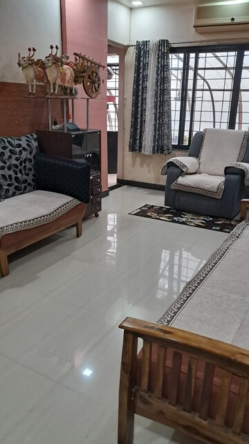Living Room in 2.5 BHK Apartment at Srushthi Apartment, Kothrud – for Rent