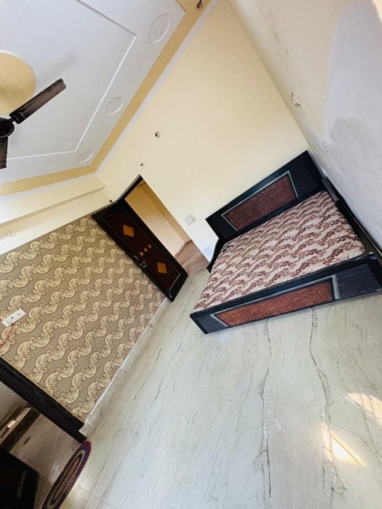 Bedroom, sector 10a 1 Bedroom 550 Sq.Ft. Independent House In Sector 10a Gurgaon 9305913