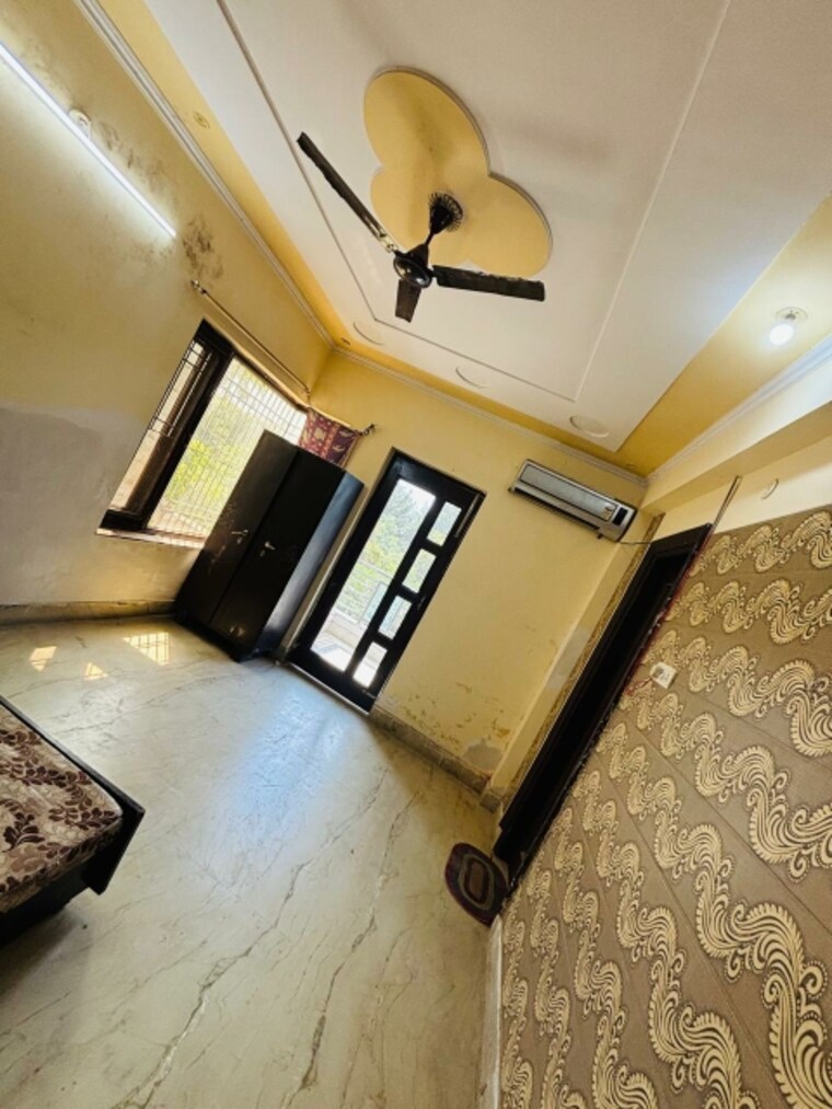 undefined, sector 10a 1 Bedroom 550 Sq.Ft. Independent House In Sector 10a Gurgaon 9305913
