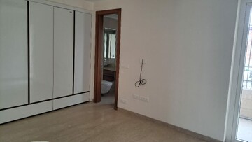 Room in 3 BHK Builder Floor at Lajpat Nagar 4 – for Rent