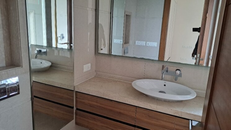 Bathroom, lajpat nagar 4 3 Bedroom 1600 Sq.Ft. Builder Floor In Lajpat Nagar 4 Delhi 9305912