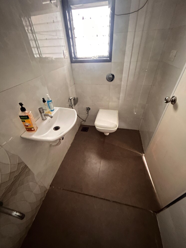 Bathroom, karmvir-avant-sky-villa 2 Bedroom 660 Sq.Ft. Apartment In Goregaon East Mumbai 9305892