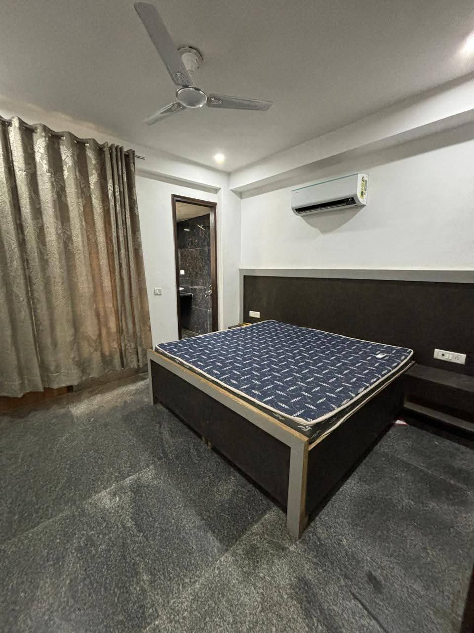 1 RkBuilder Floor For Rent in Saket