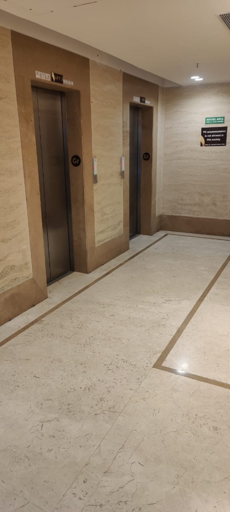 Room, andheri east Pg For Boys & Girls In Andheri East 9305941