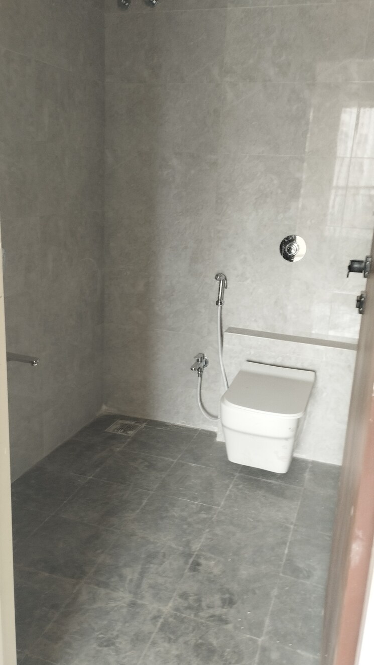 Bathroom, isd-maple-heights 2 Bedroom 665 Sq.Ft. Apartment In Agripada Mumbai 9305962