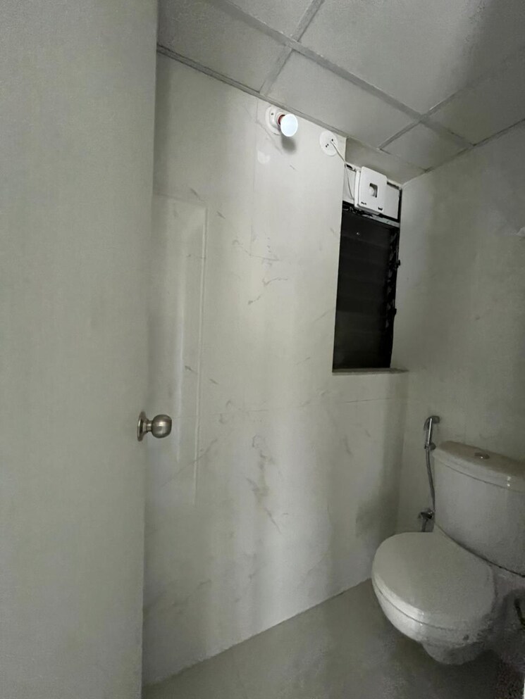 Bathroom, runwal-gardens-phase-i 1 Bedroom 353 Sq.Ft. Apartment In Dombivli East Thane 9305946