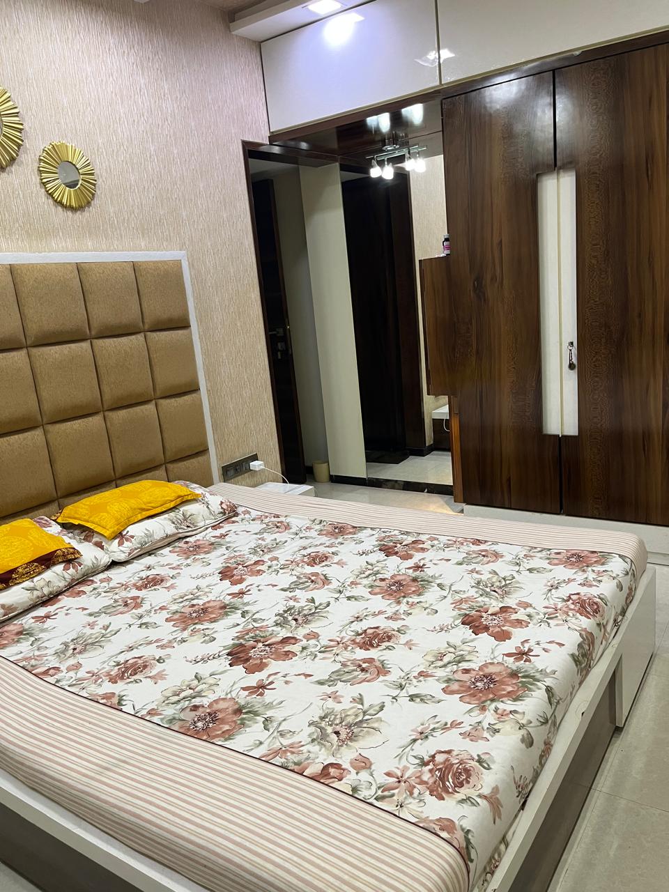 2 BHK Apartment For Rent in K Raheja Heights