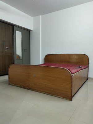 Room in 2 BHK Apartment at Vijay Garden, Ghodbunder Road – for Rent