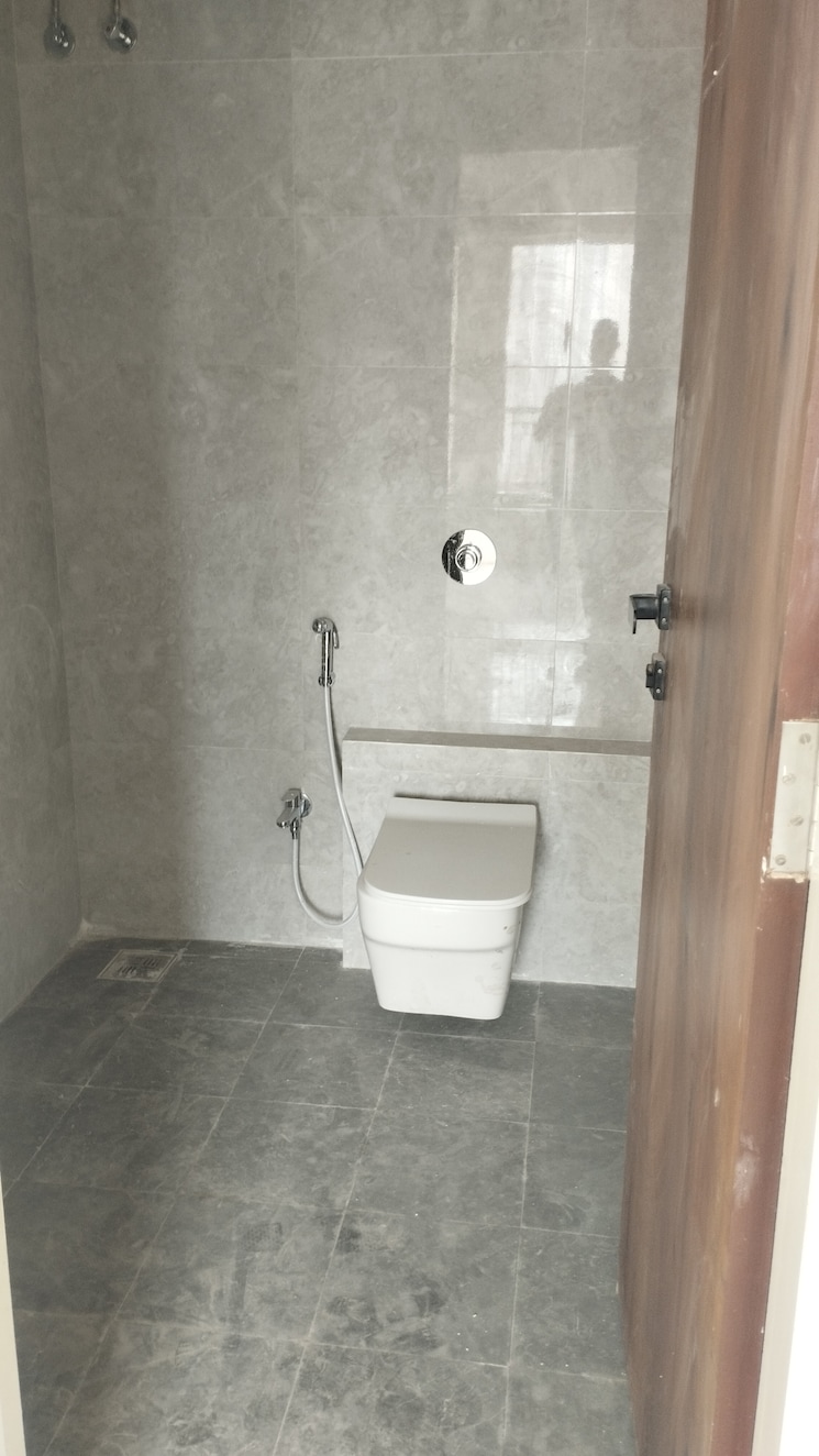 Bathroom, isd-maple-heights 1 Bedroom 400 Sq.Ft. Apartment In Agripada Mumbai 9306022