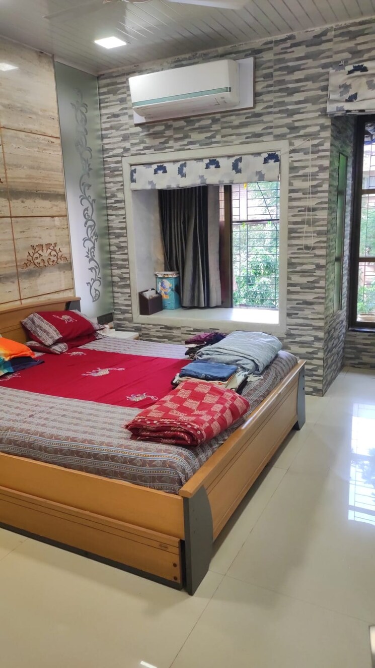 Bedroom, gujarati-society 1 Bedroom 550 Sq.Ft. Apartment In Vile Parle East Mumbai 9306002
