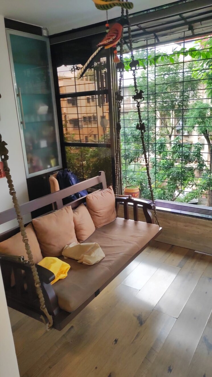 Balcony, gujarati-society 1 Bedroom 550 Sq.Ft. Apartment In Vile Parle East Mumbai 9306002