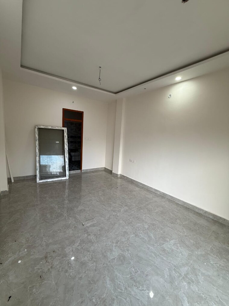 Room, gomti nagar 3 Bedroom 1652 Sq.Ft. Villa In Gomti Nagar Lucknow 9306109