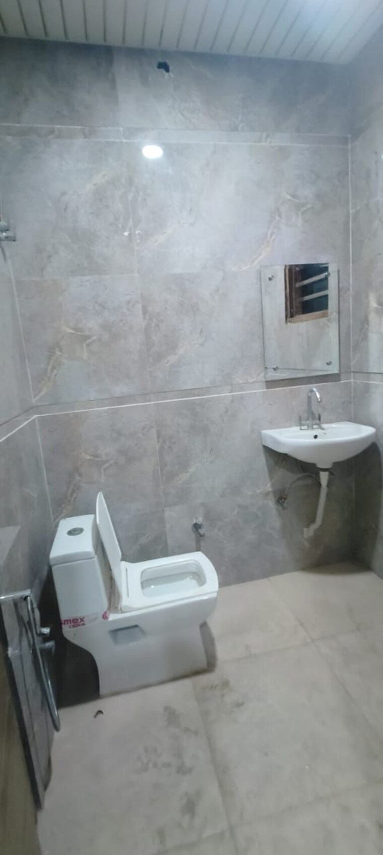 Attached Bathroom, saket 2 Bedroom 80 Sq.Yd. Builder Floor In Saket Delhi 9306107