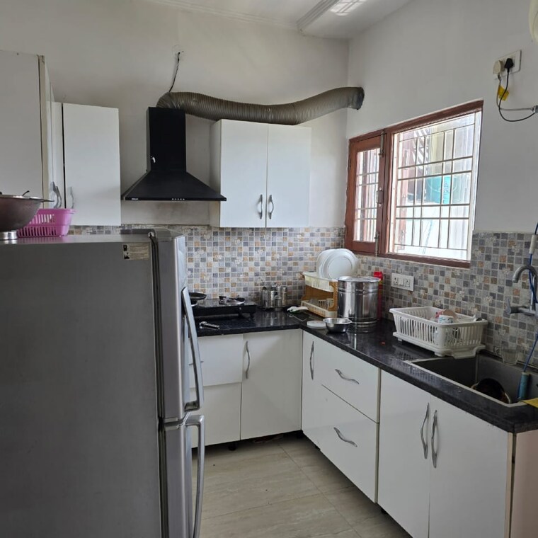 Kitchen, pacific-hills 3.5 Bedroom 2000 Sq.Ft. Apartment In Kishanpur Dehradun 9306130