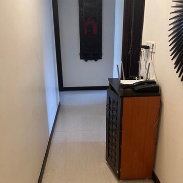 Furnished Amenities in 2.5 BHK Apartment at Monolith, Kemps Corner – for Sale
