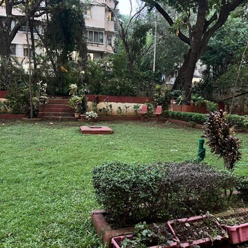 2.5 BHK Apartment – Garden View at Monolith, Kemps Corner - for Sale