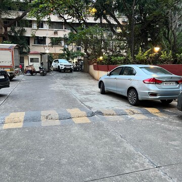 Parking in 2.5 BHK Apartment at Monolith, Kemps Corner – for Sale