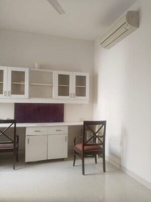 Kitchen in 2.5 BHK Builder Floor at Unitech South City 1, South City 1 – for Rent