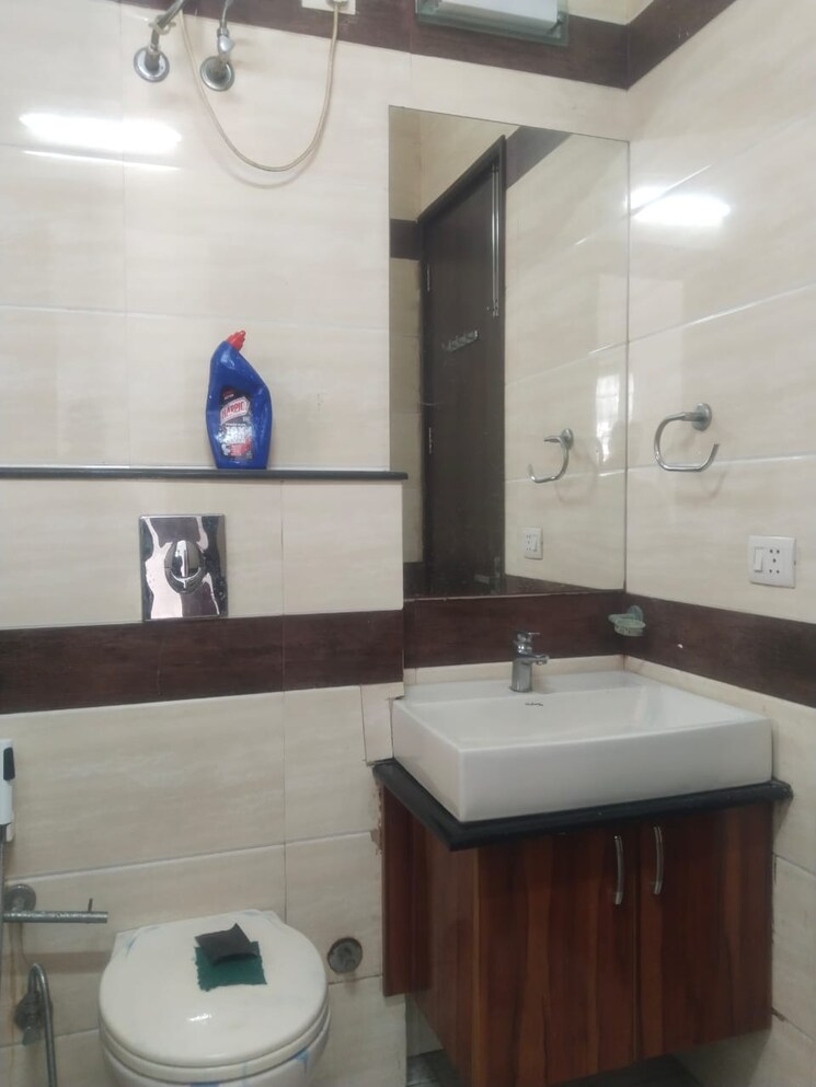 Kitchen, unitech-south-city-1 2.5 Bedroom 1900 Sq.Ft. Builder Floor In South City 1 Gurgaon 9306194