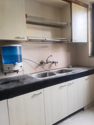 Kitchen in 2.5 BHK Builder Floor at Unitech South City 1, South City 1 – for Rent