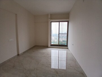 Room in 2 BHK Apartment at Majestique Towers Phase 3, Kharadi – for Rent