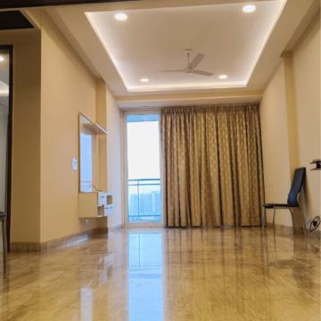 Room in 3.5 BHK Apartment at Ambience Tivertone, Sector 50 – for Rent