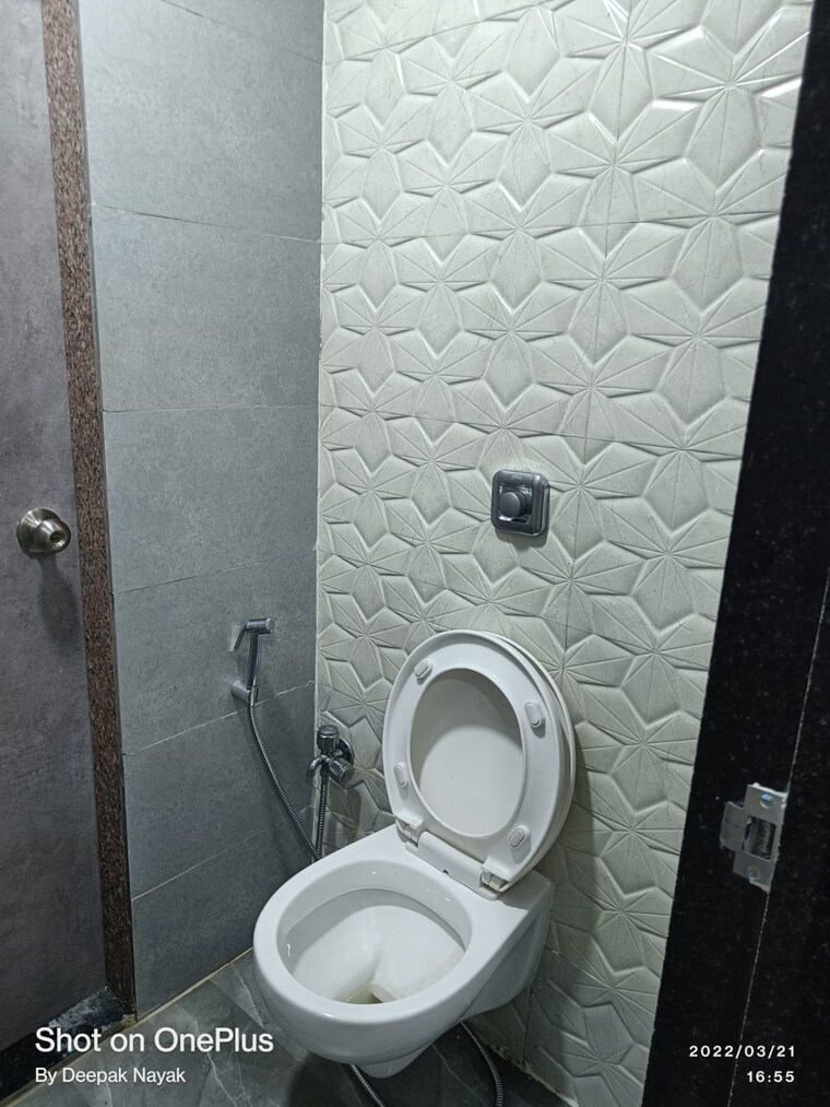 Bathroom, arihant-aura Commercial Office Space 1500 Sq.Ft. In Turbhe Navi Mumbai 9306198