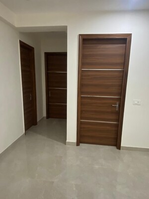 Room in 3 BHK Builder Floor at Sector 51 – for Rent