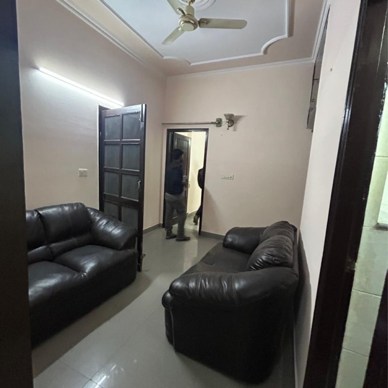 Team Area, sector 23 2.5 Bedroom 1200 Sq.Ft. Villa In Sector 23 Gurgaon 9306251