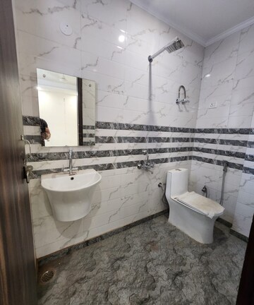 Bathroom in 2 BHK Builder Floor at Saket – for Rent