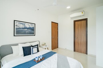 Bedroom in 2 BHK Apartment at Shapoorji Pallonji Sewri, Sewri – for Sale