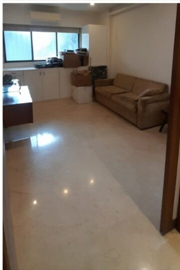 Room in 3 BHK Apartment at Enterprise Apartment, Tardeo – for Rent