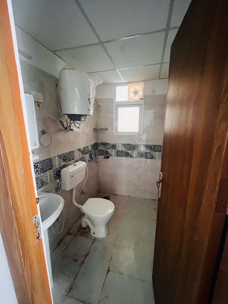 Master Bedroom, signature-global-prime 2 Bedroom 573 Sq.Ft. Apartment In Sector 63a Gurgaon 9306287