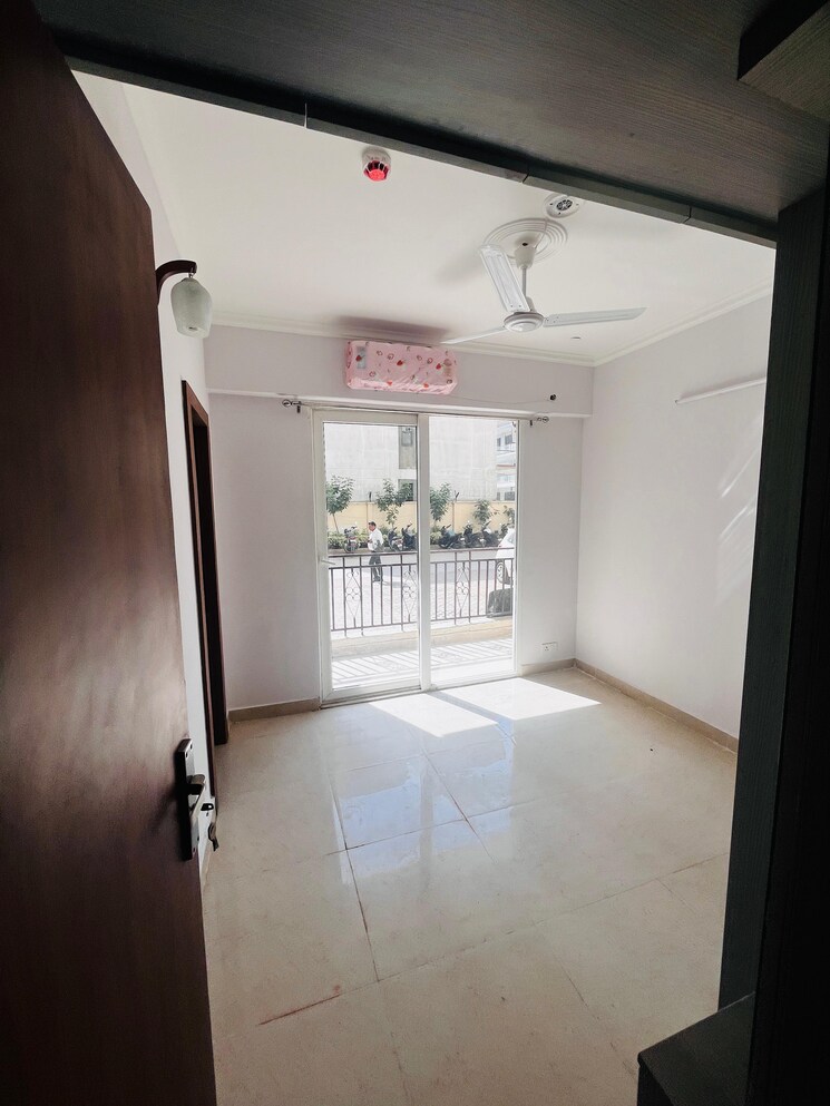 Room, signature-global-prime 2 Bedroom 573 Sq.Ft. Apartment In Sector 63a Gurgaon 9306287