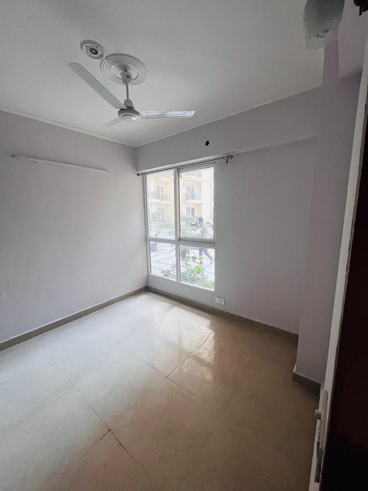 Room, signature-global-prime 2 Bedroom 573 Sq.Ft. Apartment In Sector 63a Gurgaon 9306287