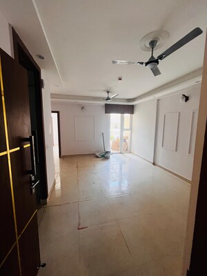 Bathroom in 2 BHK Apartment at Signature Global Prime, Sector 63a – for Rent