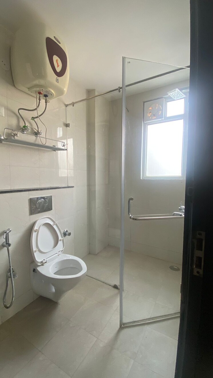 Attached Bathroom, sector 57 4 Bedroom 2700 Sq.Ft. Builder Floor In Sector 57 Gurgaon 9306289
