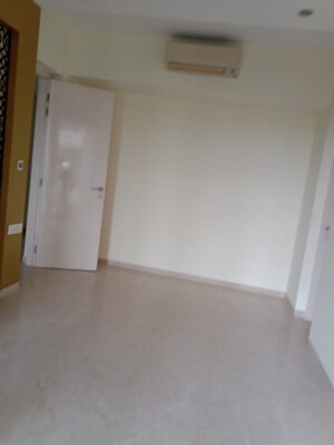 Room in 2 BHK Apartment at Lodha Fiorenza, Goregaon East – for Sale