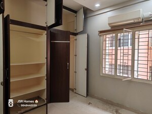 Room in 3 BHK Apartment at East Marredpally – for Rent